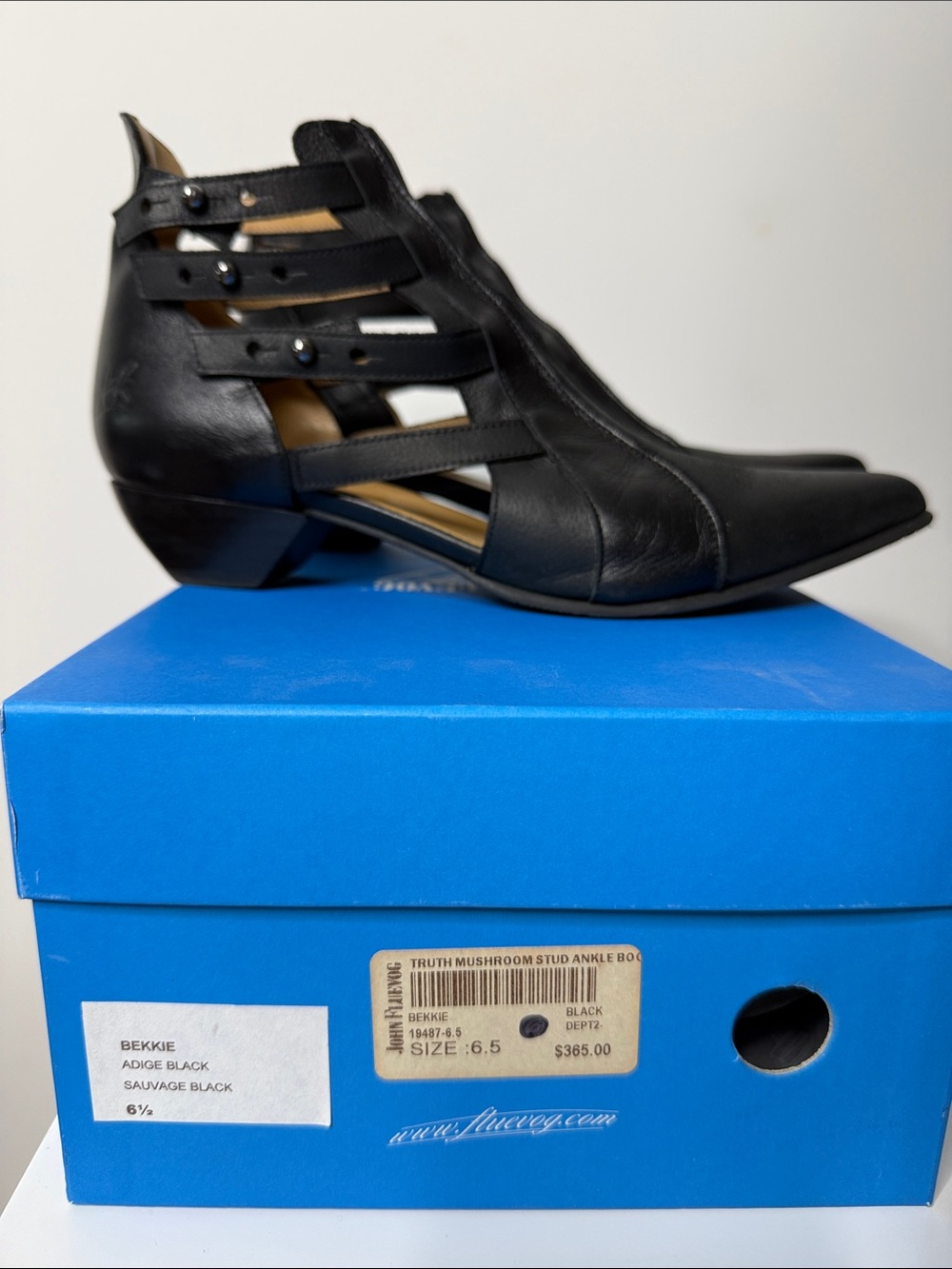 John Fluevog Bekke Black Leather Studded Cutout Ankle Boots 6.5 - Picture 10 of 13